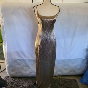 Divine long dess size xs